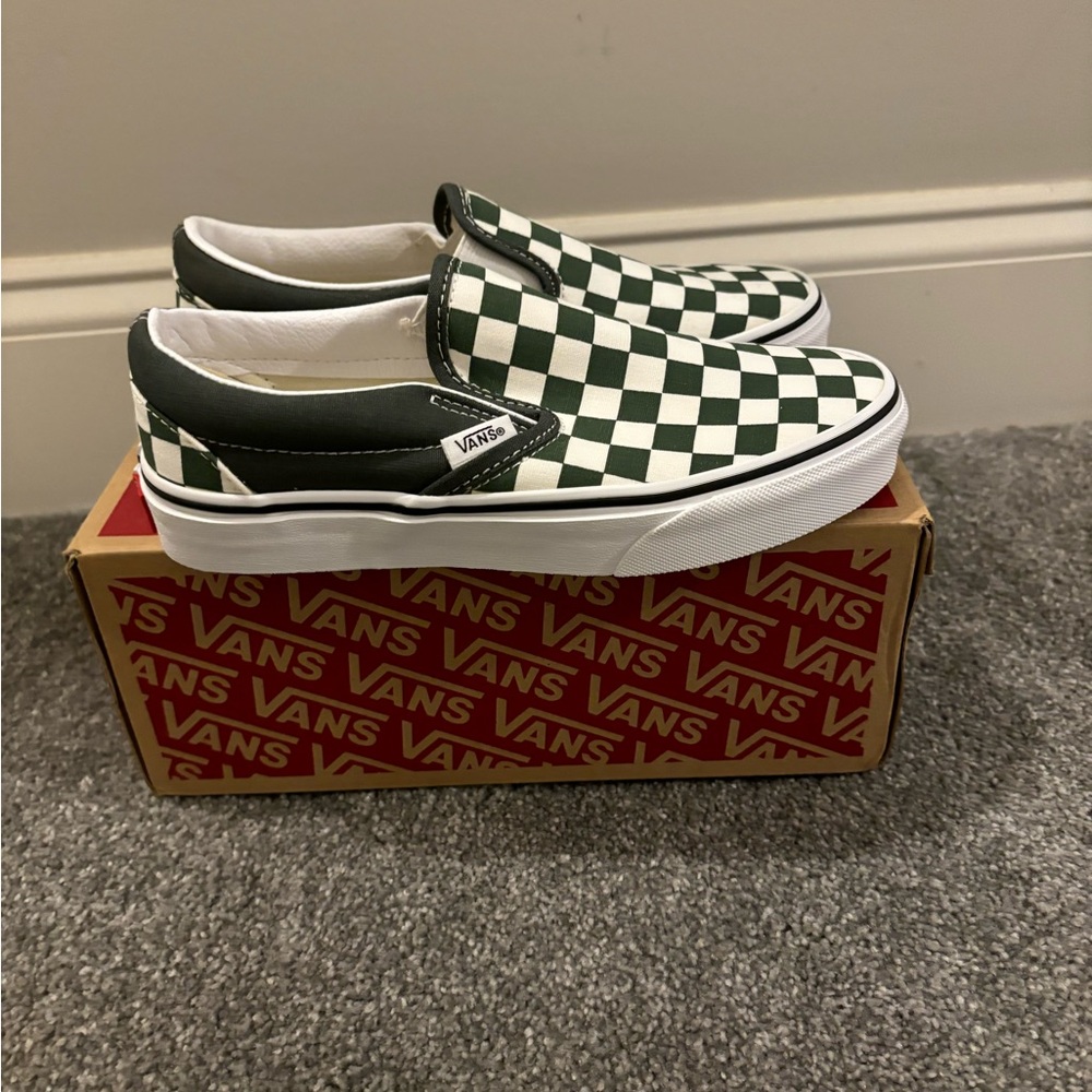 ❌SOLD❌ Vans - Classic Slip on Olive Green